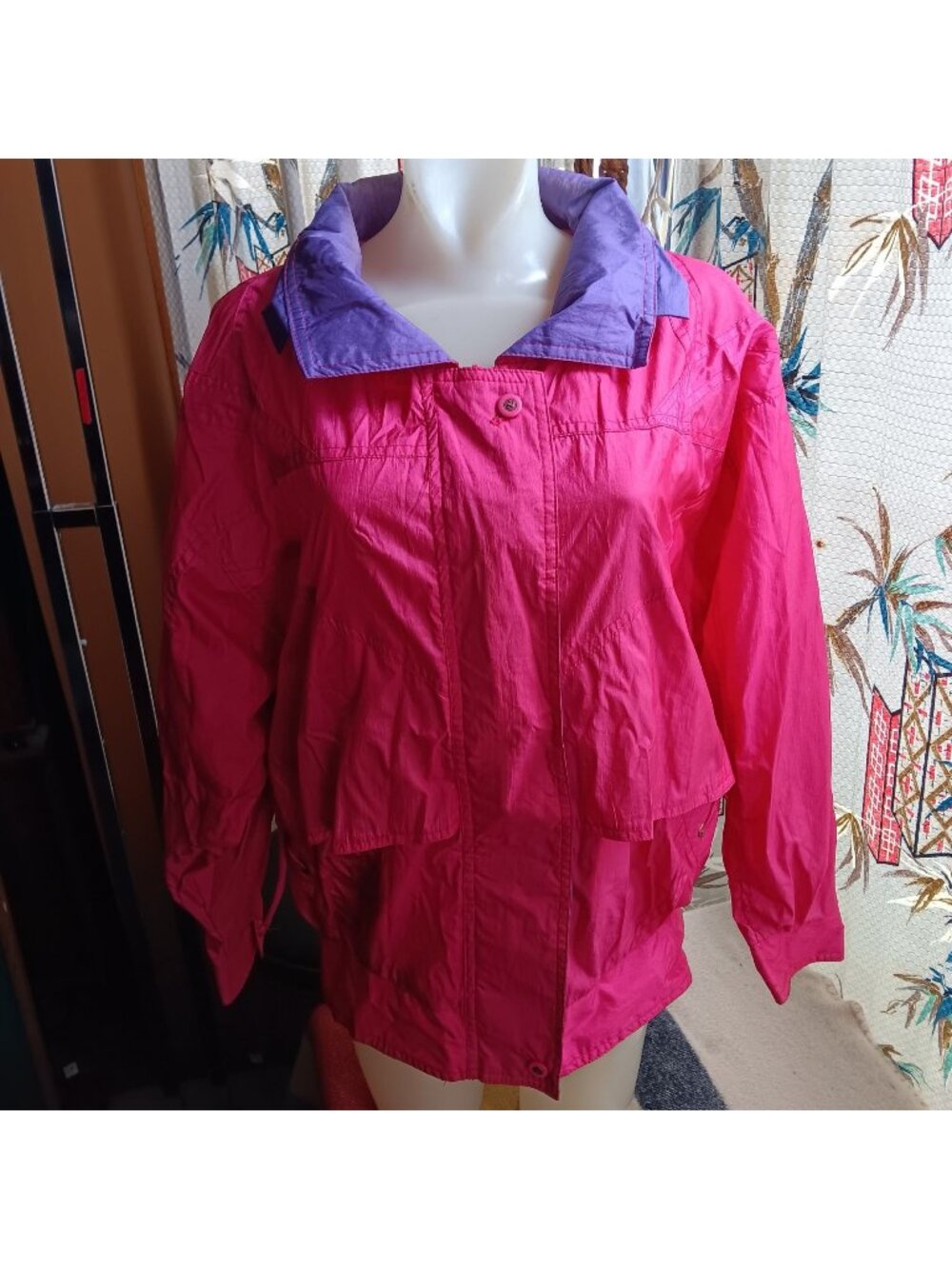 Vintage Small Womens Windbreaker Jacket Pink Nylon 1990s London Towne Limits